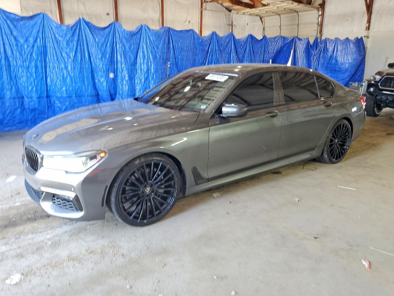 2016 BMW 750 xDrive