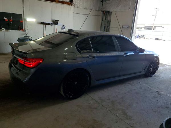2016 BMW 750 xDrive