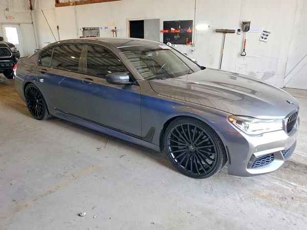 2016 BMW 750 xDrive