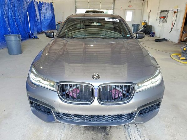 2016 BMW 750 xDrive