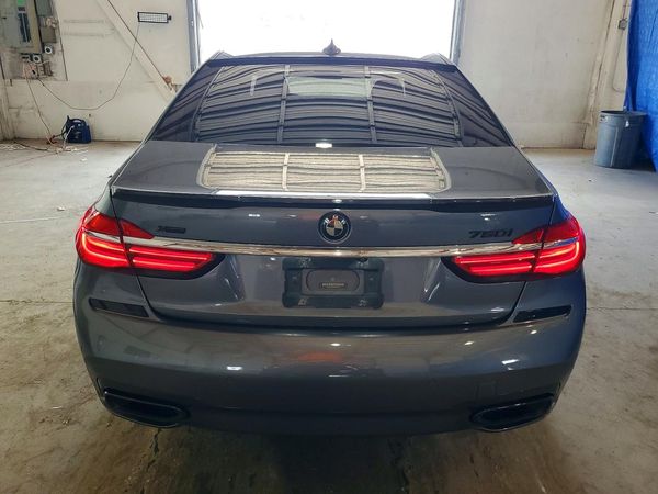 2016 BMW 750 xDrive