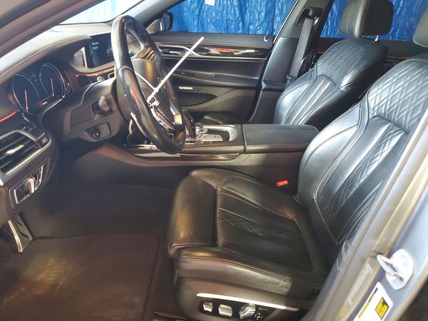 2016 BMW 750 xDrive