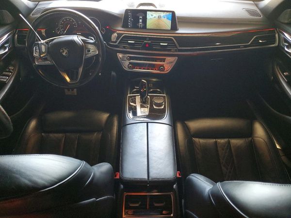2016 BMW 750 xDrive