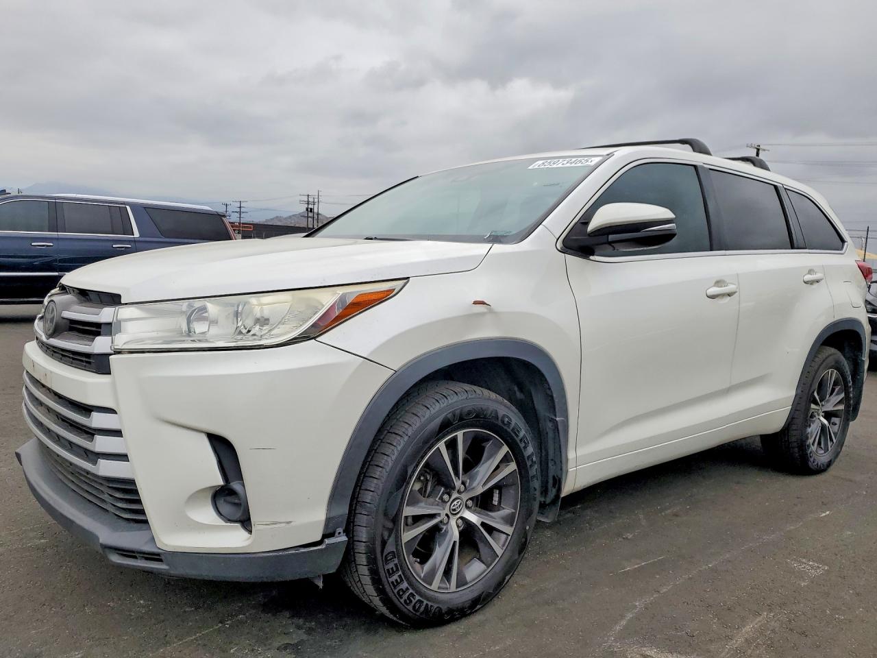 2018 TOYOTA HIGHLANDER LE/LE Plus