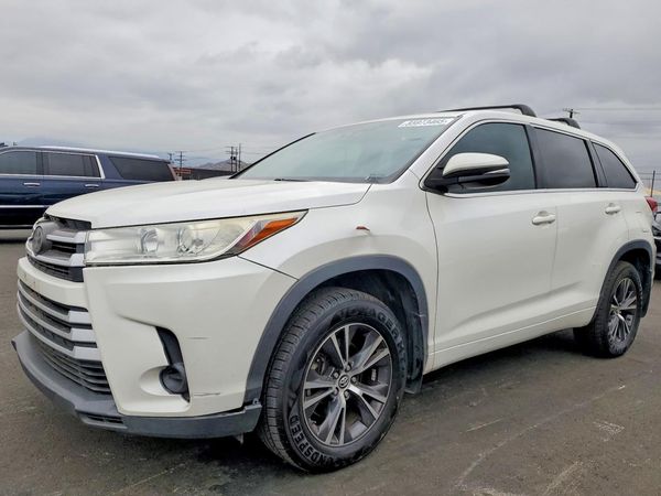 2018 TOYOTA HIGHLANDER LE/LE Plus