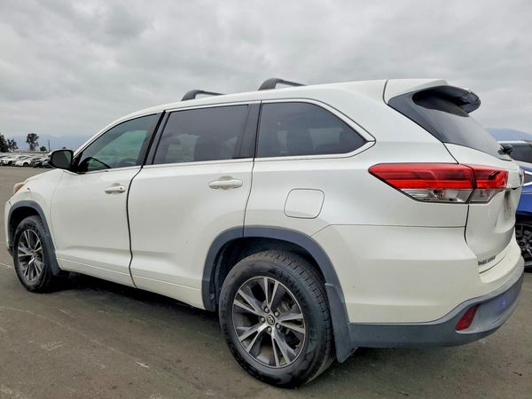 2018 TOYOTA HIGHLANDER LE/LE Plus