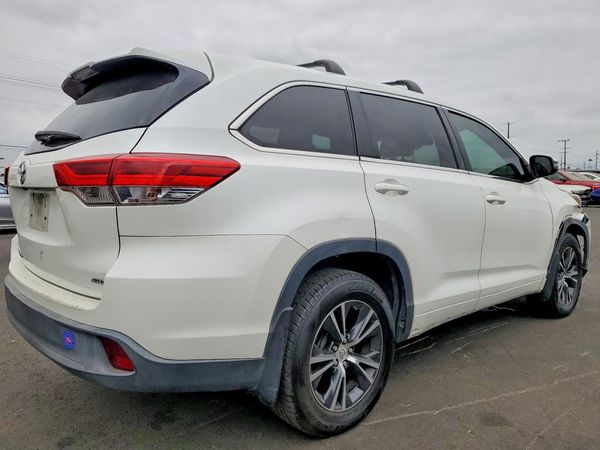 2018 TOYOTA HIGHLANDER LE/LE Plus