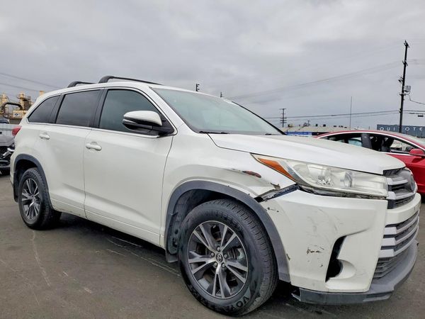 2018 TOYOTA HIGHLANDER LE/LE Plus