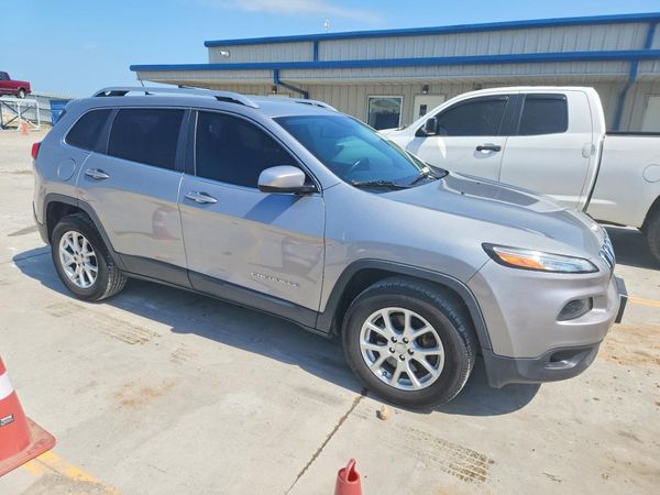 2015 JEEP CHEROKEE LATITUDE 4X4