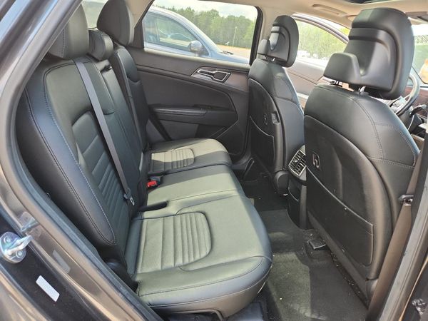 2023 KIA SPORTAGE SX-PRESTIGE or SX-P
