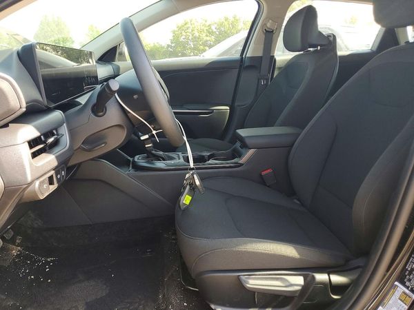 2026 KIA K4 LX, LXS