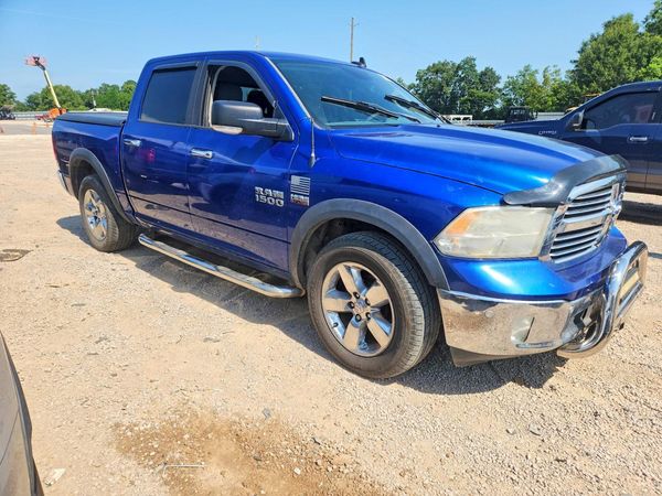 2017 RAM 1500 SLT — Passenger 3/4
