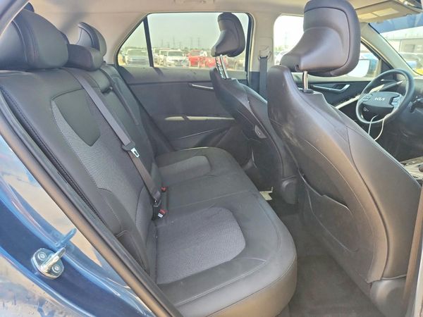2023 KIA NIRO EX