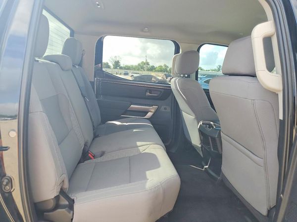 2022 TOYOTA TUNDRA SR5