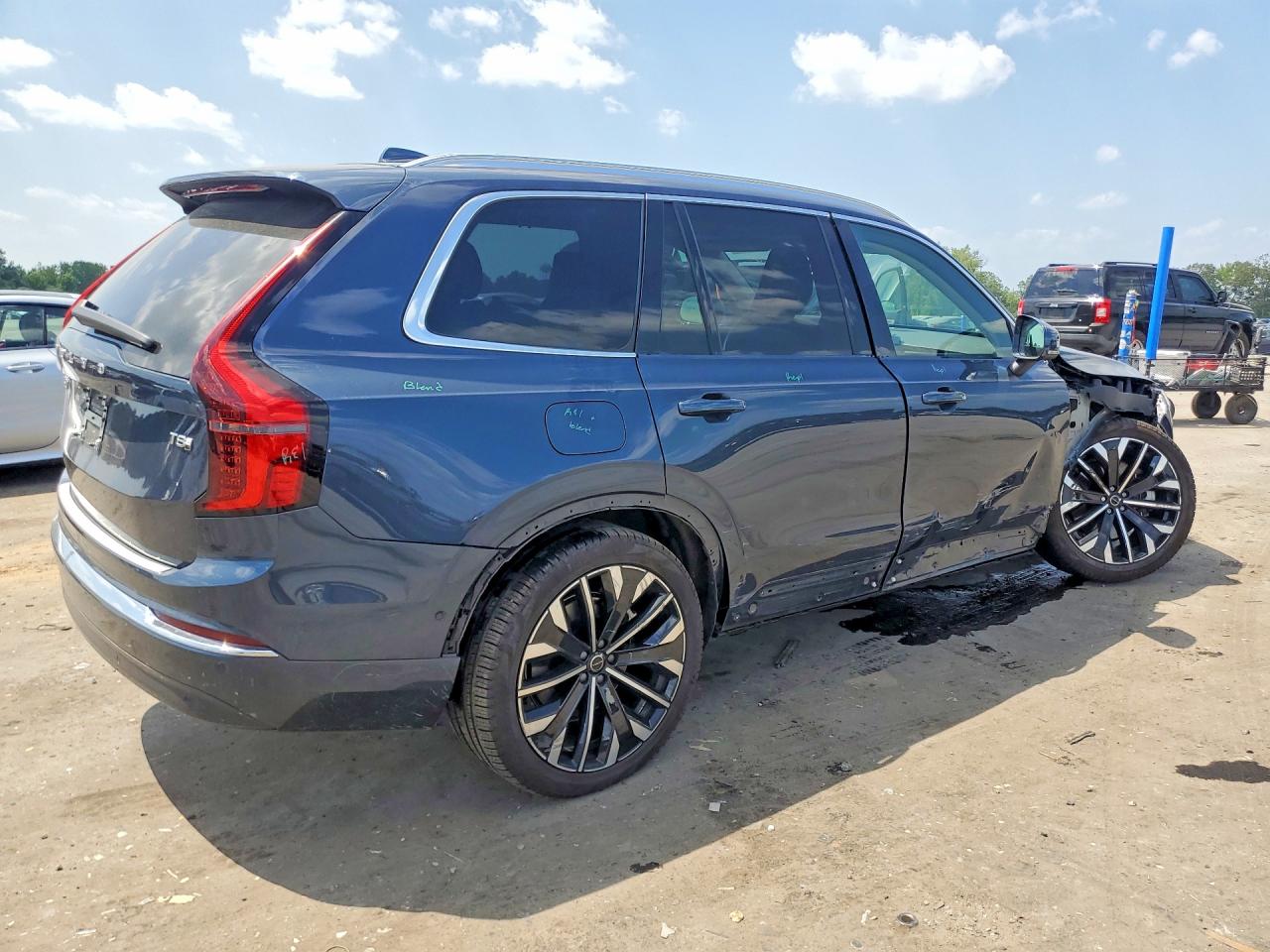 2025 VOLVO XC90 Ultra