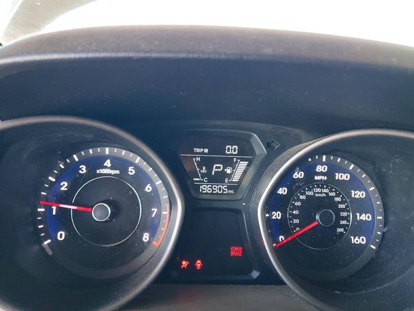 2014 HYUNDAI ELANTRA