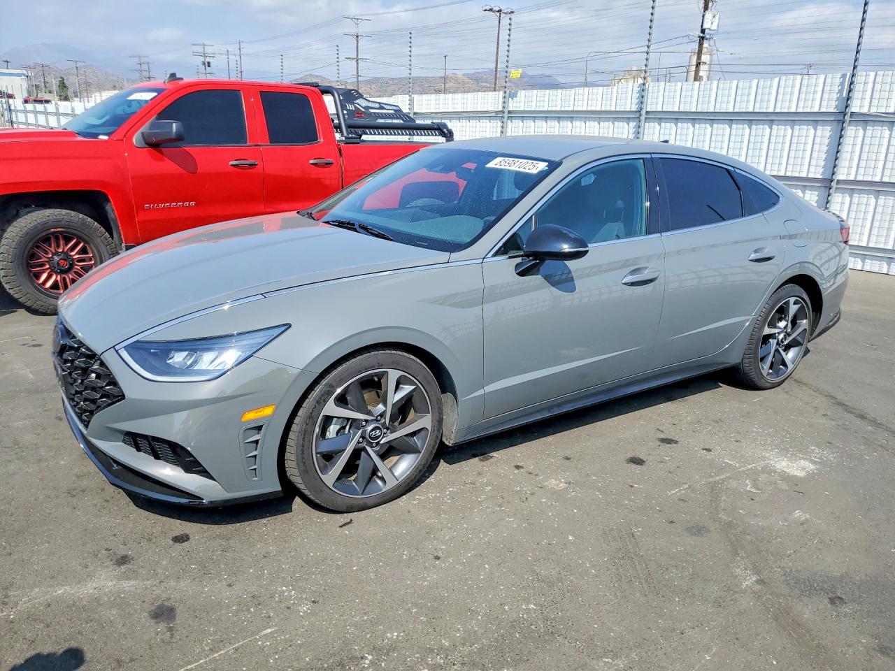 2021 HYUNDAI SONATA SEL Plus — Front 3/4