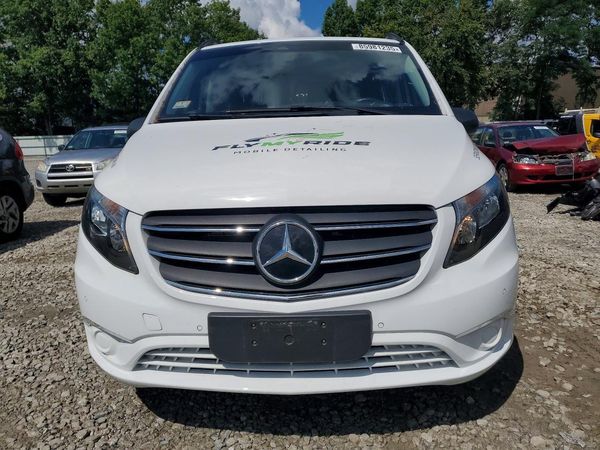 2023 MERCEDES-BENZ METRIS