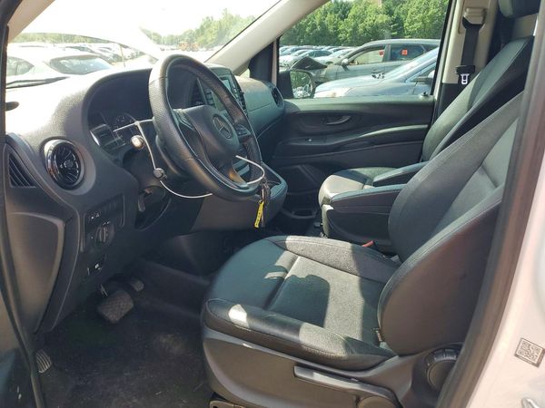 2023 MERCEDES-BENZ METRIS