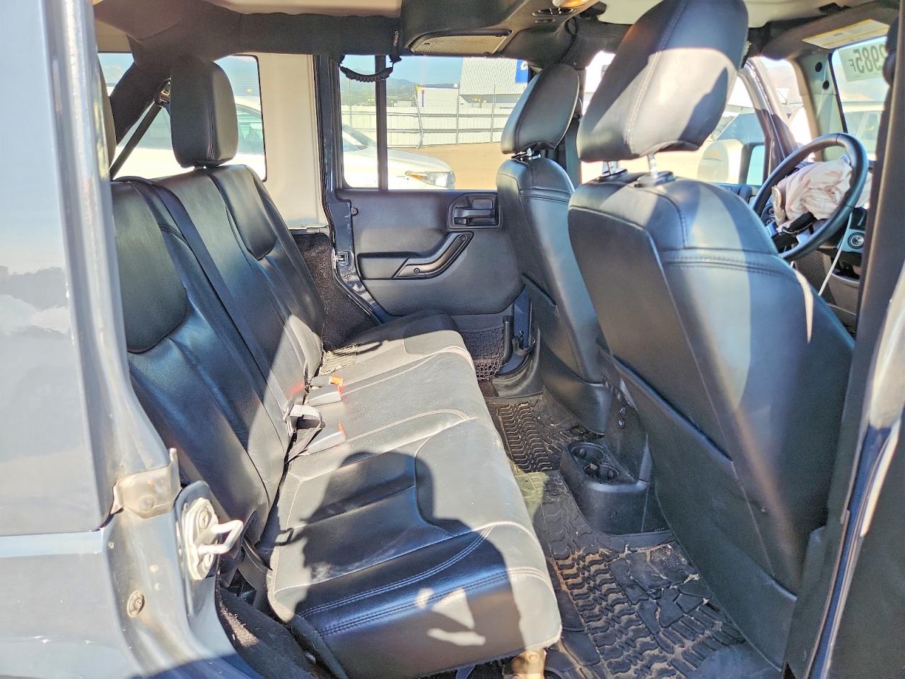 2017 JEEP WRANGLER UNLIMITED SAHARA 4X4