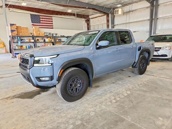 2025 NISSAN FRONTIER