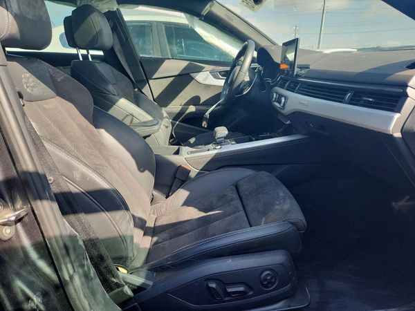 2020 AUDI A4 quattro Premium Plus
