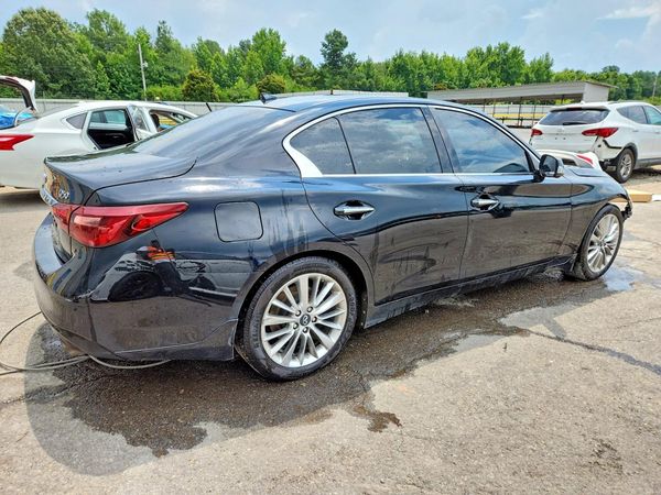 2021 INFINITI Q50 LUXE