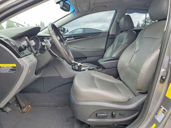 2012 HYUNDAI SONATA Middle level
