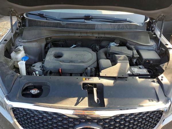 2017 KIA SORENTO L, LX