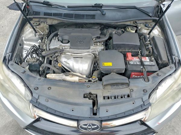 2015 TOYOTA CAMRY — Engine bay