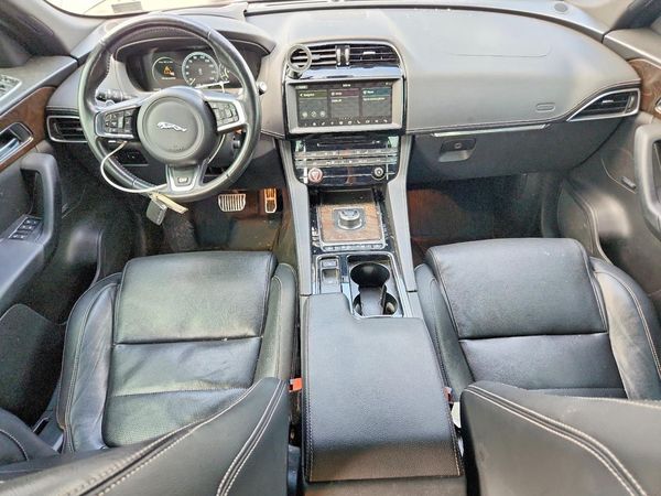 2018 JAGUAR F-PACE S
