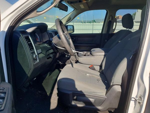 2014 RAM 1500 ST QUAD CAB 4X4