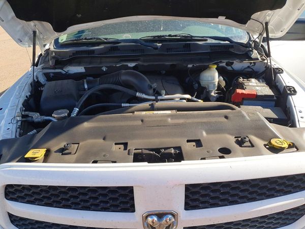2014 RAM 1500 ST QUAD CAB 4X4