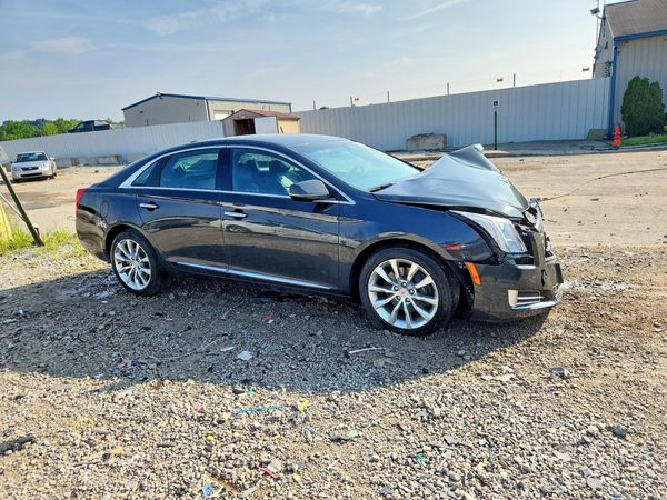 2015 CADILLAC XTS Luxury