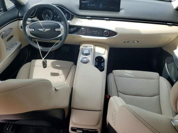 2023 GENESIS GV70