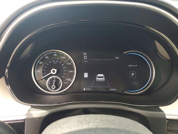 2023 GENESIS GV70