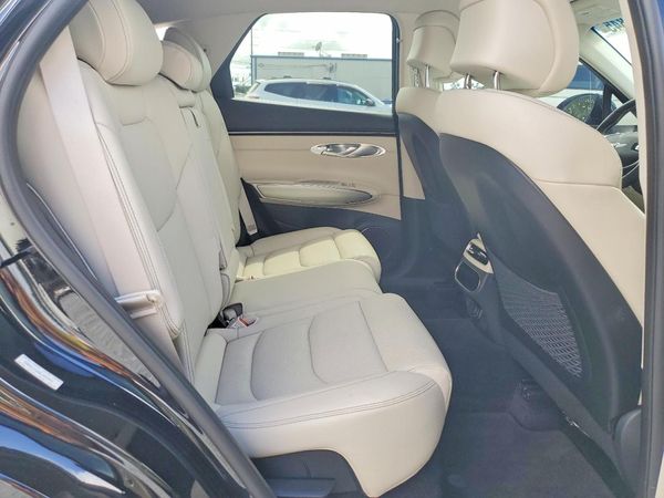 2023 GENESIS GV70