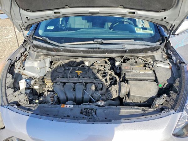 2013 HYUNDAI ELANTRA — Engine bay
