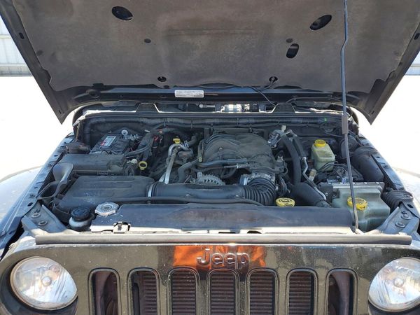 2015 JEEP WRANGLER UNLIMITED SAHARA 4X4