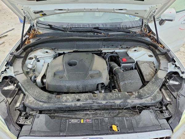 2021 VOLVO XC60 Inscription