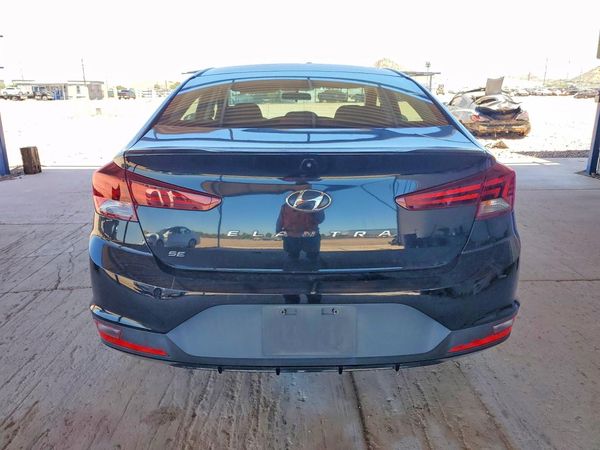 2019 HYUNDAI ELANTRA SE