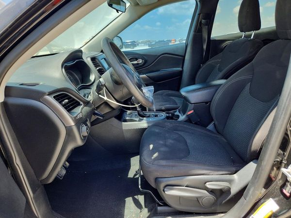 2019 JEEP CHEROKEE LATITUDE FWD