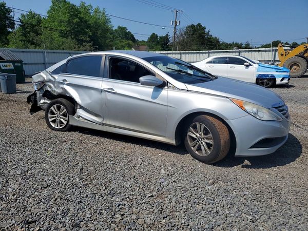 2014 HYUNDAI SONATA GLS/ GLS Popular — Passenger 3/4