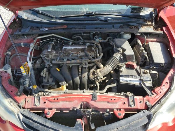 2014 TOYOTA COROLLA L/LE — Engine bay