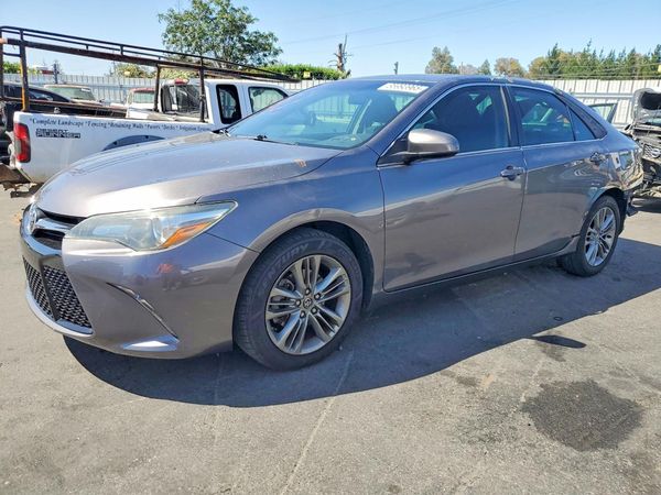 2016 TOYOTA CAMRY