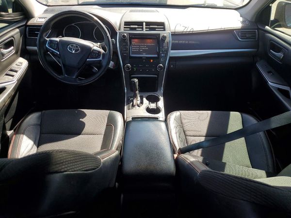 2016 TOYOTA CAMRY