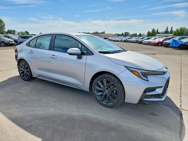 2025 TOYOTA COROLLA SE