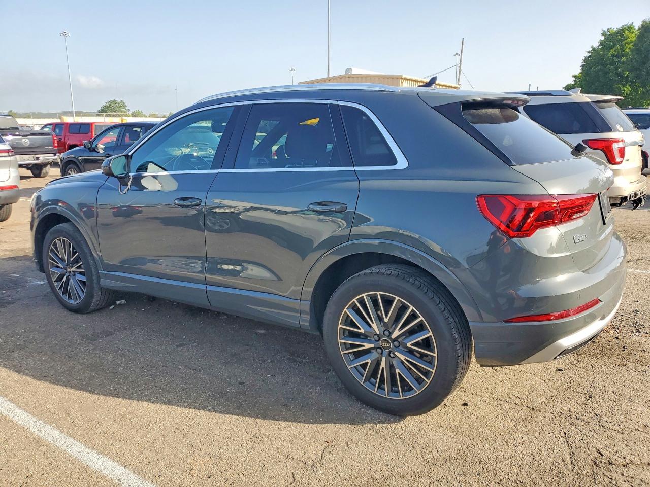 2022 AUDI Q3 quattro Premium Plus