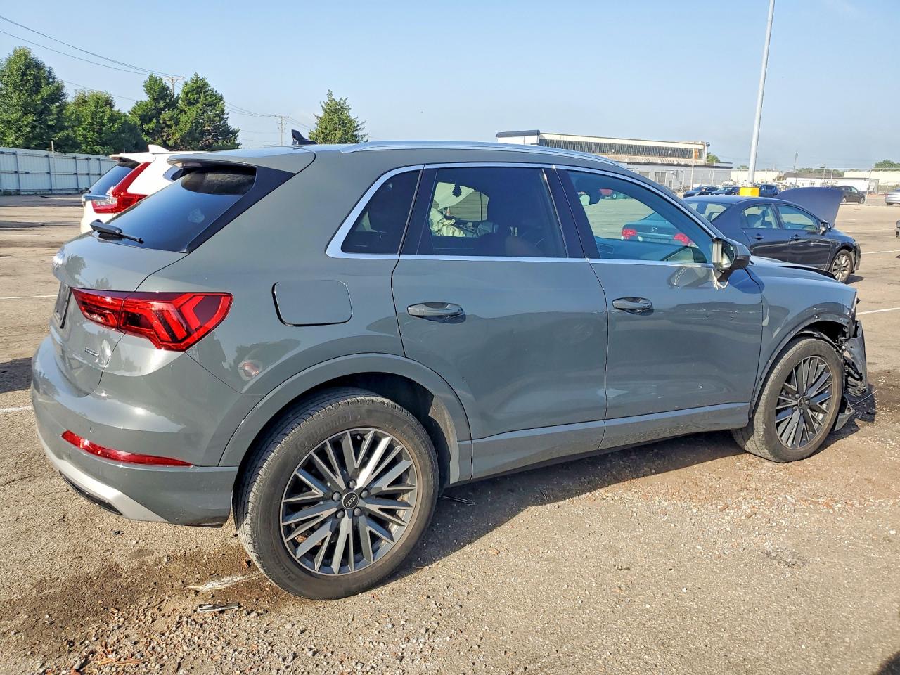 2022 AUDI Q3 quattro Premium Plus