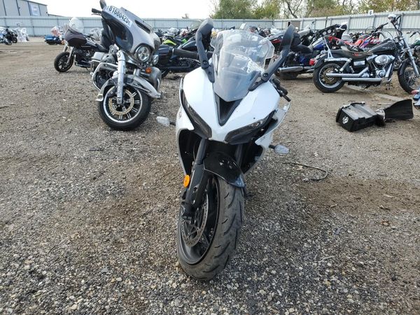 2025 TRIUMPH MOTORCYCLE DAYTONA